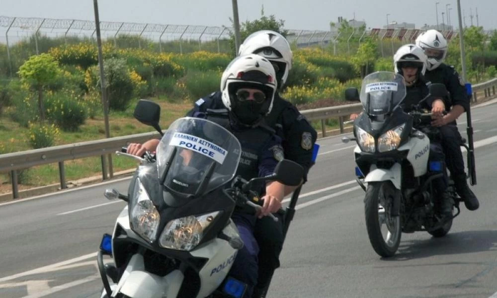 Παλαιό Φάληρο: Αστυνομικοί της Άμεσης Δράσης έσωσαν 4χρονο αγόρι